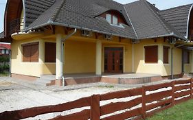 Nadas Tarsashaz